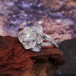 White Gold or Rose Gold Diamond Engagement Wedding Anniversary Friendship Ring